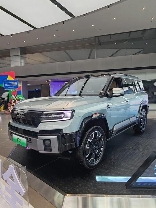 惠州273比亚迪方程豹硬派越野的爆款，英菲尼迪35周年与你共成长